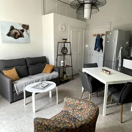 101 Pyrenees Palace *