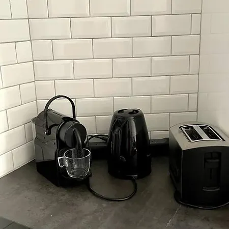 101 Pyrenees Palace *